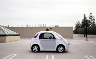 Mobil Tanpa Sopir Produksi Google Dinamai “Waymo”