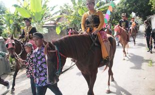 TRADISI BANTUL : Merti Dusun Banjardadap Kini Lebih Meriah, Ada Kirab Bergodo dan 7 Gunungan