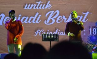 KAMPUS DI SALATIGA : Songsong Hari Natal 2016, UKSW Undang Duo Paskal