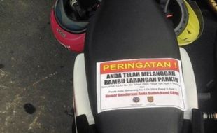 PARKIR SEMARANG : Kendaraan Digembok Dishub, Tukang Parkir Liar Disalahkan