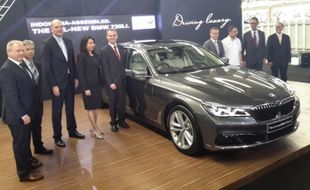 MOBIL TERBARU : BMW Pamer Mobil Seri 730Li Rakitan Sunter