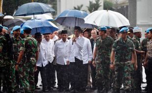 Hujan Deras, Jokowi Sempat Diminta Tak ke Monas, Tapi....