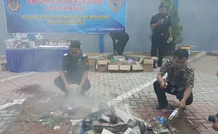 Kantor Bea Cukai Madiun Musnahkan 35.830 Rokok Ilegal