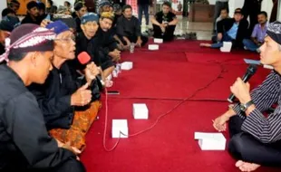 PABRIK SEMEN PATI : Bertemu Ganjar, Warga Samin Tetap Netral