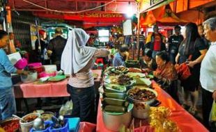 Kuliner Enak di Pasar Semawis Semarang, dari Lumpia hingga Pisang Plenet