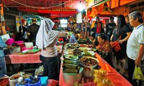 Kuliner Enak di Pasar Semawis Semarang, dari Lumpia hingga Pisang Plenet