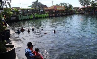 WISATA KLATEN : Malam Tahun Baru, Umbul Ponggok Gelar Atraksi DJ