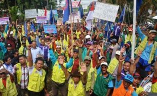 FOTO WISATA KUDUS : Pengemudi Becak dan Ojek Kudus Demo