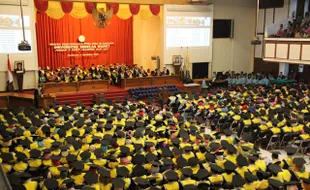 WISUDA UNS SOLO : 2.039 Mahasiswa UNS Diwisuda, 489 Lulus Cum Laude