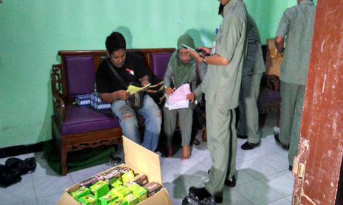 OBAT ILEGAL : Puluhan Kardus Obat Tanpa Izin Edar Disita BPOM