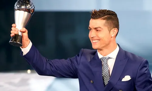 Cristiano Ronaldo Pemain Terbaik FIFA 2016