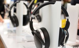 INOVASI TEKNOLOGI : Headphone HD 4.50BTNC dan HD 4.40BT Punya Audio Jernih