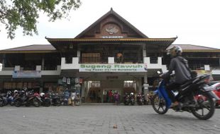 PASAR TRADISIONAL SOLO : Rp250 Juta Sehari Berputar di Pasar Depok