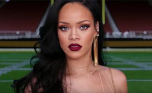 Rihanna Dapat Penghargaan dari Universitas Harvard