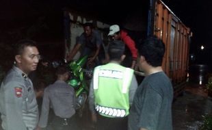 Dor! 19 Ditangkap, Puluhan Orang Kabur dari Arena Sabung Ayam Tohudan Karanganyar