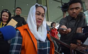 BUPATI KLATEN DITANGKAP KPK : Pekan Depan, Berkas Sri Hartini Dilimpahkan ke Pengadilan Tipikor