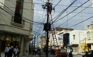 Berhasil Dipadamkan, Ini Penyebab Trafo Singosaren Solo Meledak