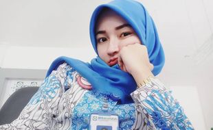 Cantik dan Berhijab, Pegawai BPJS Yurita Rahmi Bikin Netizen Girang