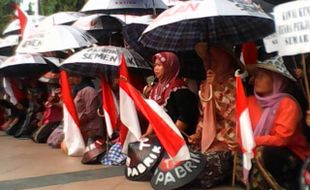 PABRIK SEMEN PATI : Warga Kendeng Demo, Netizen Umbar Dukungan