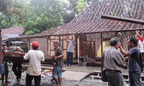 Sebuah Rumah di Gunungkidul Dieksekusi, Pemilik Diduga Pengikut Mujaiz