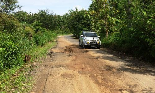 WISATA GUNUNGKIDUL : Jalan Menuju Gua Pindul dari Jalur Timur Rusak