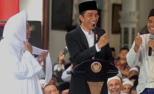 AGENDA PRESIDEN : Selesai Blusukan di Pasar Kajen, Jokowi Tinjau Tol Batang-Semarang