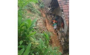 BENCANA WONOGIRI : Longsor Landa 2 Kecamatan, 2 Rumah Rusak