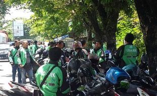 Ojek Pangkalan Tolak Gojek Mangkal di Karanganyar