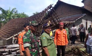 ANGIN KENCANG MAGETAN : 8 Rumah di Lembeyan Rusak Diterjang Puting Beliung