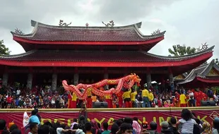 Tradisi Imlek Agar Hoki Sepanjang Tahun: Potong Rambut Hingga Bagi Angpau