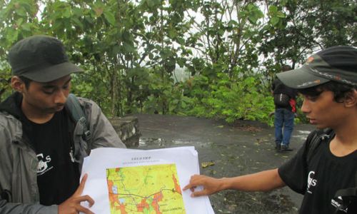 ILMU SPELEOLOGI : Pelajar di Gunungkidul Dikenalkan Dampak Kerusakan akibat Tambang