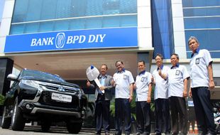 BPD DIY Serahkan Hadiah Pajero Sport