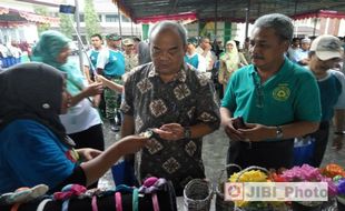 HARI PEDULI SAMPAH : Kreativitas Dongkrak "Nilai" Sampah