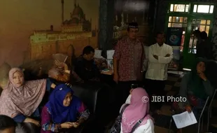 Belasan Calon Peserta Umrah Geruduk Kantor Cabang AN Naja Solo