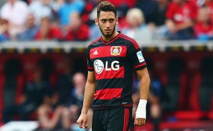 Gabung Milan, Calhanoglu Diprediksi Mampu Berkontribusi Besar