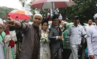 Nikah di Gereja Katedral, Pasangan Ini Dikawal Peserta Aksi 112