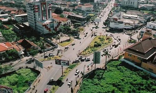 KEMACETAN SEMARANG : Jl. Pemuda Resmi Searah, Pengguna Jalan Kian Bingung