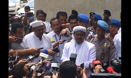 Klaim 5 Juta Umat Jemput Rizieq, Eggi Sudjana Minta Jokowi Turun Tangan