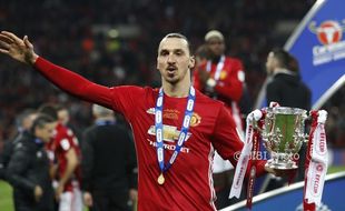 MU Disarankan Perpanjang Kontrak Ibrahimovic 2 Tahun