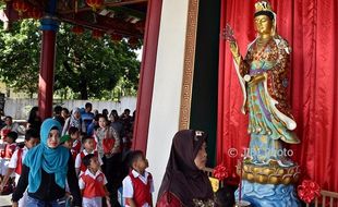 Foto WISATA SEMARANG : Serunya Berwisata ke Pagoda Watugong