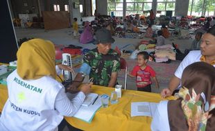 FOTO BENCANA KUDUS : Korban Banjir di Pengungsian 618 Jiwa