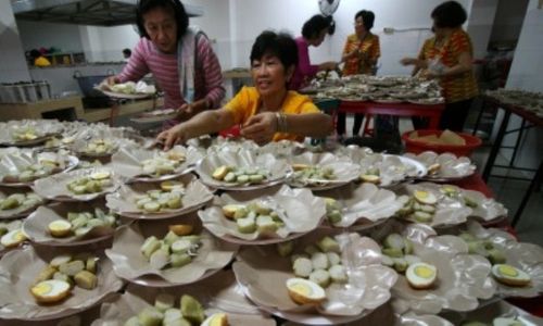 KERUKUNAN UMAT BERAGAMA : Inilah Ormas Penolak Cap Go Meh...