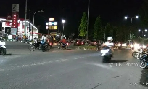 BALAP LIAR SEMARANG : Jl. Soekarno Hatta untuk Trek-Trekan, Netizen Geram