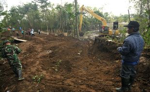 BENCANA JATENG : Gubernur Ganjar Pranowo Ambil Alih Penanganan Banjir Brebes