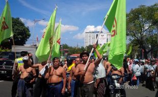 Demo, Buruh di Jepara Minta UMK 2022 Sebesar Ini