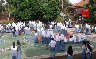 DEMO SALATIGA : Berdemo, Siswa SMAN 2 Diancam DO?