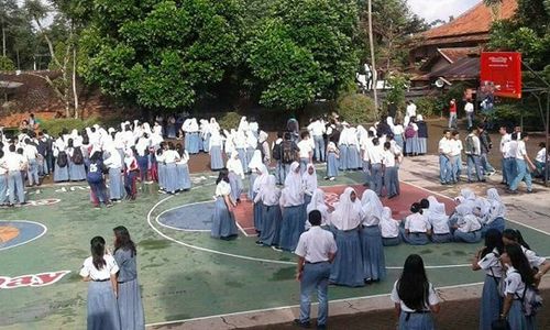 DEMO SALATIGA : Berdemo, Siswa SMAN 2 Diancam DO?