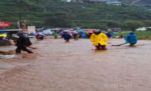 BENCANA JATENG : Sungai Serayu Meluap, Kawasan Wisata Dieng Banjir