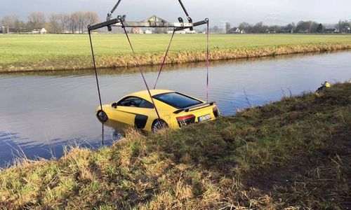 Dipakai Ngebut, Supercar Audi Seharga Rp2 M Nyemplung Sungai