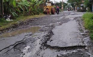 INFRASTRUKTUR KARANGANYAR : 338,74 Km Jalan Rusak, Anggaran Pemeliharaan Hanya Rp5 Miliar